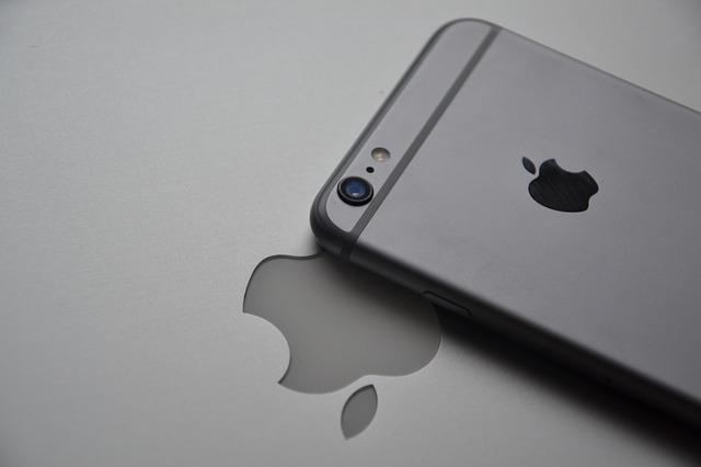 Снижение спроса на iPhone несет риски для 10 компаний-поставщиков Apple